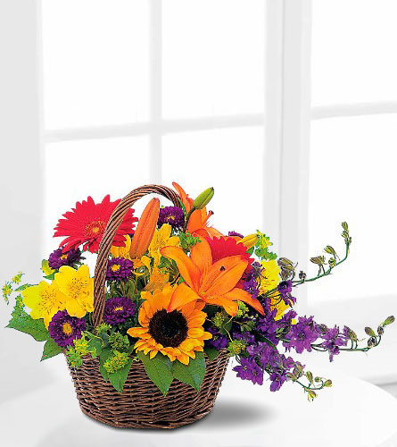 Teleflora's Basket of Blooms